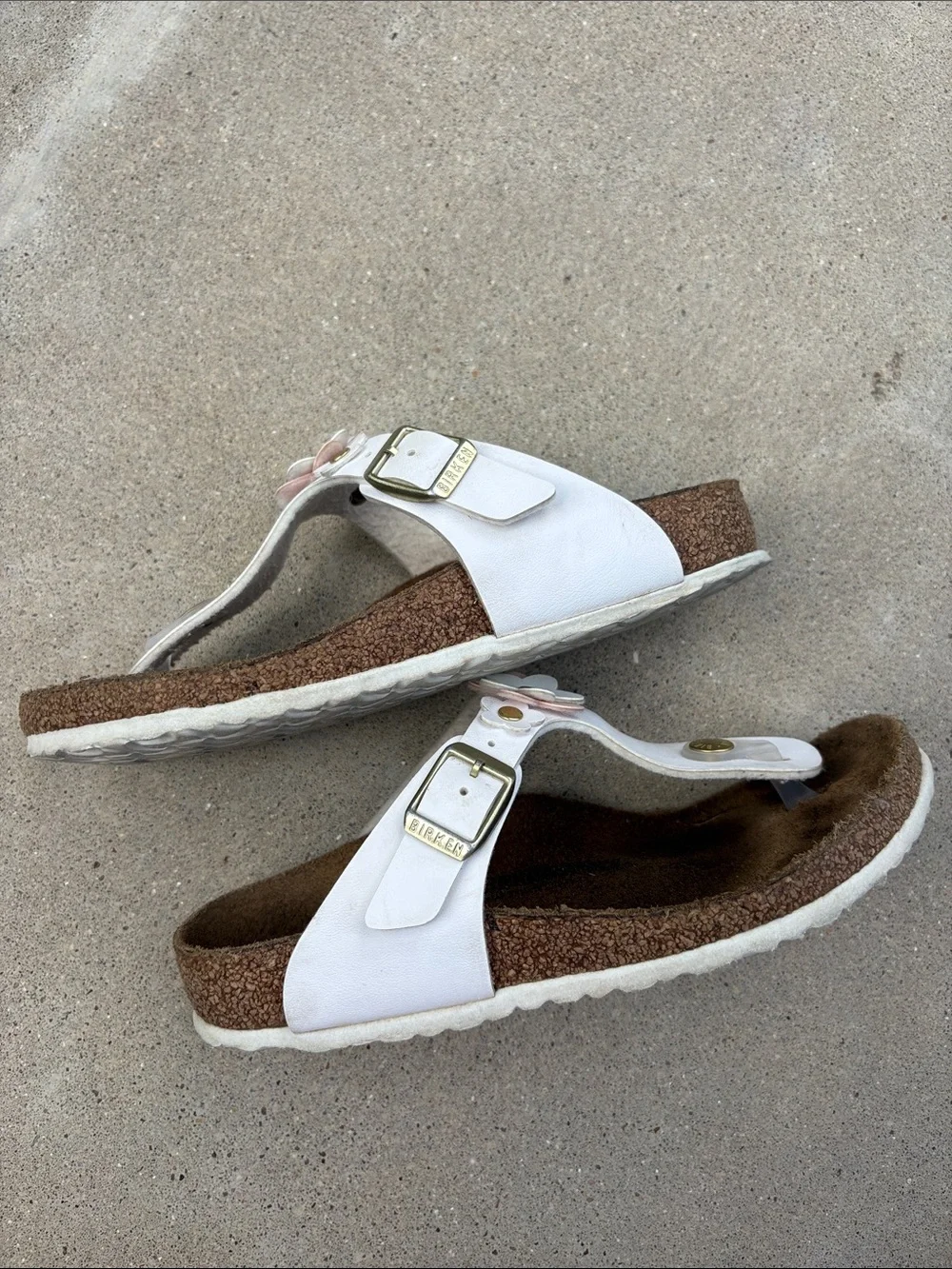 Birkenstock Gizeh Flowers Kids with Pink Floral Accent